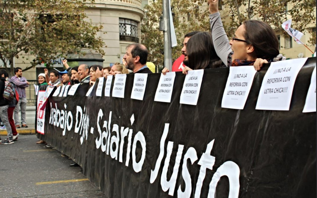 Aprende más sobre tu derecho a recibir un salario justo – Conexión Migrante