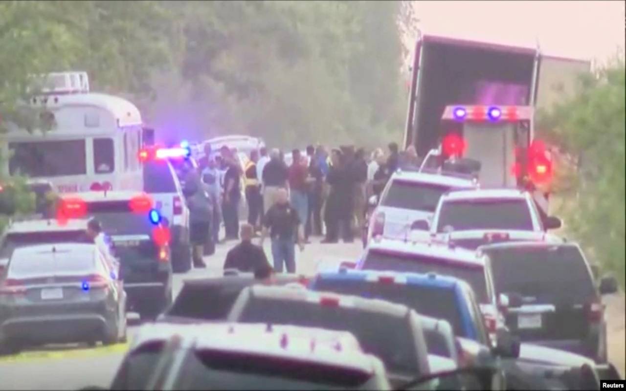 Por muerte de migrantes en tráiler en Texas, acusan a hombres