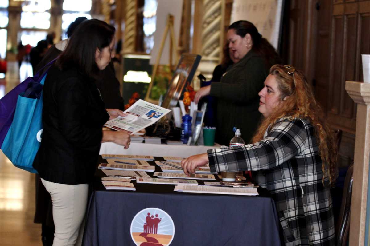 AYUDA PARA INMIGRANTES EN CALIFORNIA 2022 visual data 6